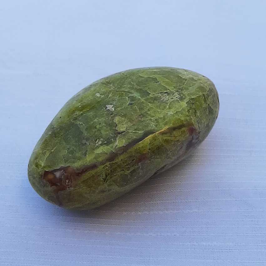 Groene opaal - ovale handsteen