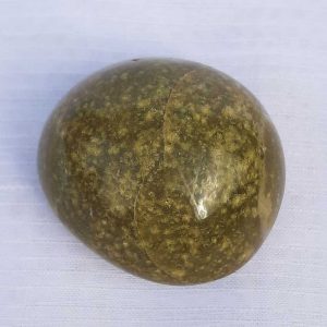 Groene opaal - handsteen - gespikkeld